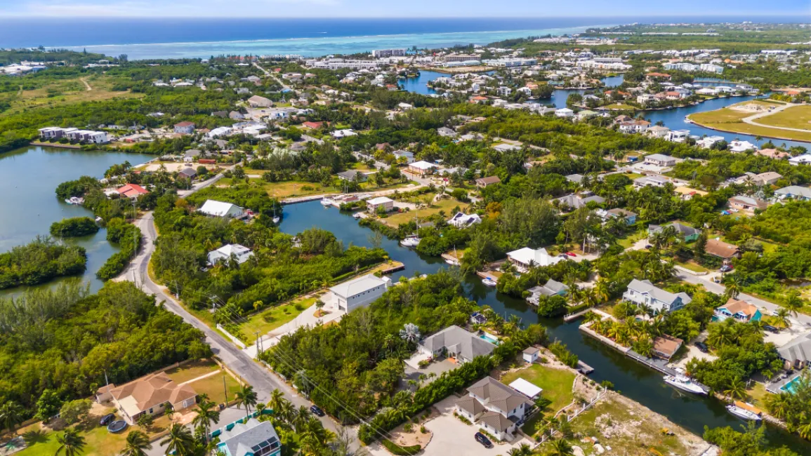 RED BAY  WOODSTOCK DR OVERSIZED CANAL FRONT LOT