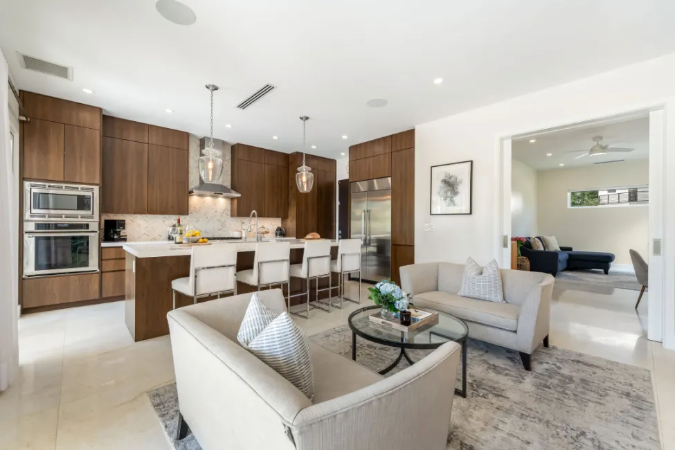 CYPRESS POINTE NORTH STAND ALONE EXECUTIVE RESIDENCE