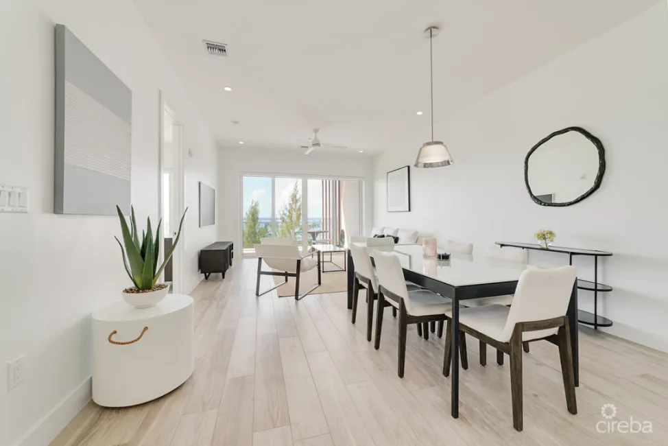 AURA PENTHOUSE - SOUTH SOUND