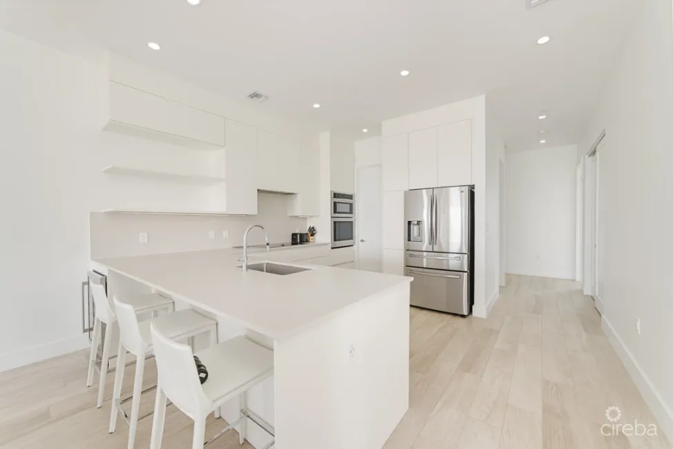 AURA PENTHOUSE - SOUTH SOUND