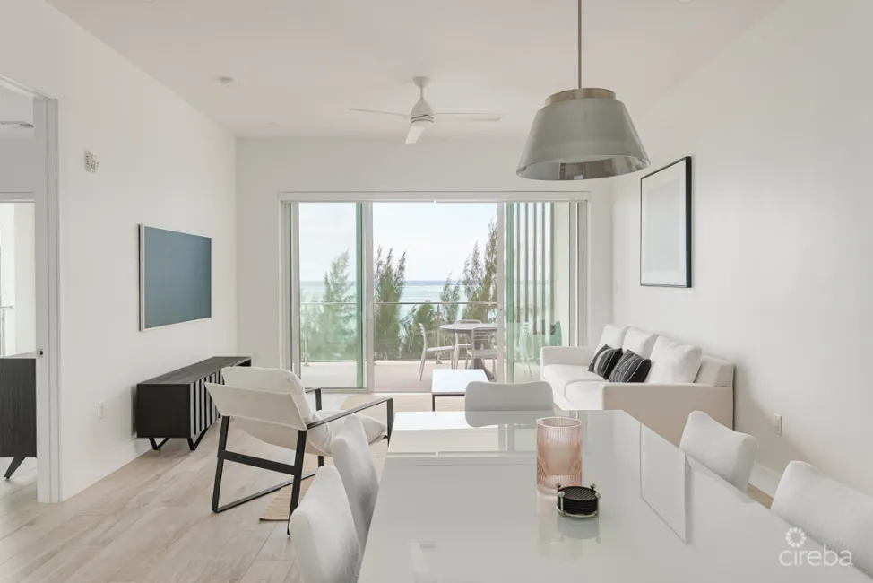 AURA PENTHOUSE - SOUTH SOUND