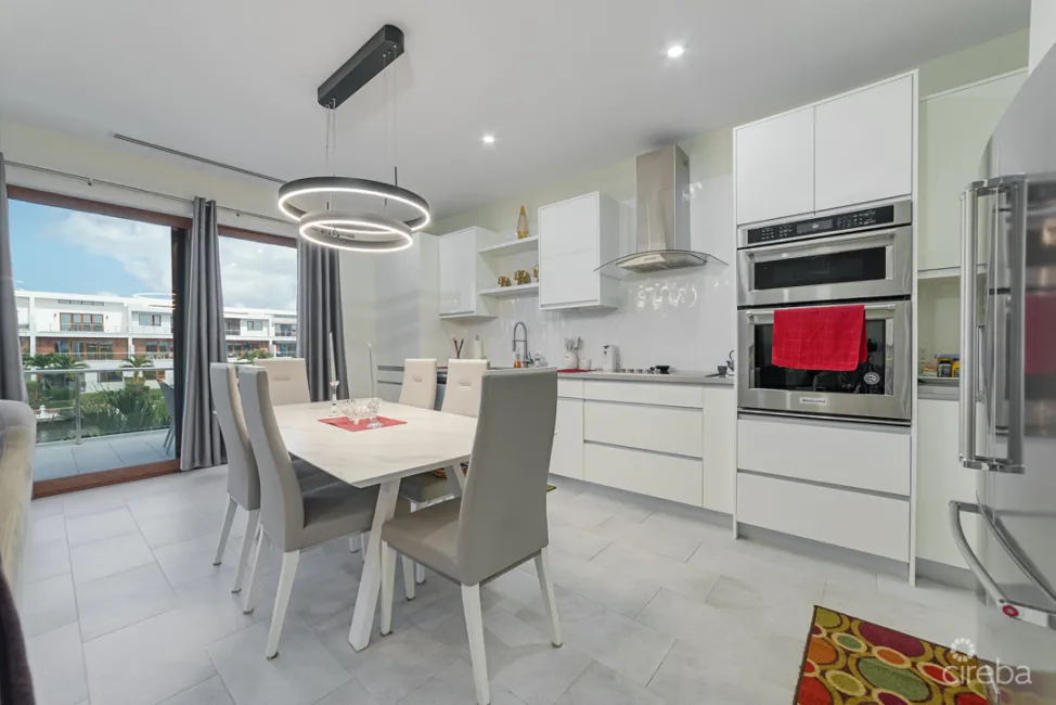 BEAUTIFUL ARVIA THREE BEDROOM