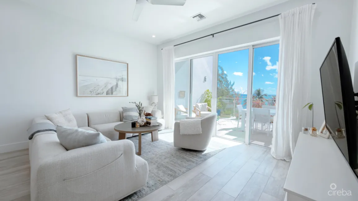 AURA TOWNHOUSE 2 BED PLUS DEN