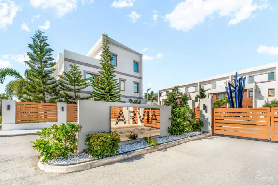ARVIA 3 BEDROOM CANAL VIEW WITH BOATSLIP