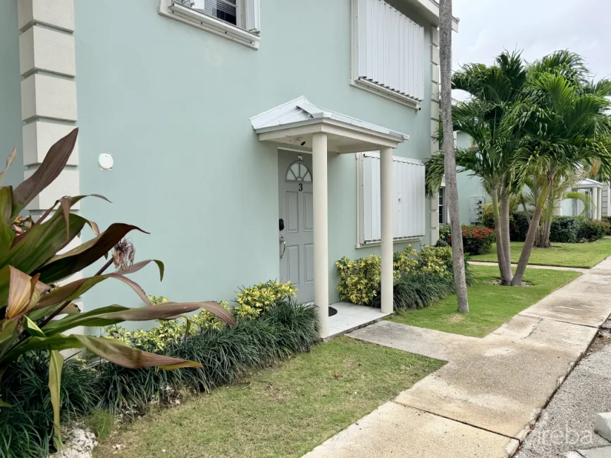 TROPICAL HAVEN - REMODELLED 3 BEDROOM CONDO!
