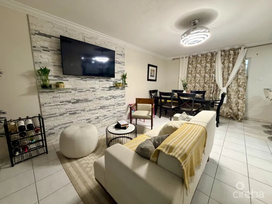 TROPICAL HAVEN - REMODELLED 3 BEDROOM CONDO!