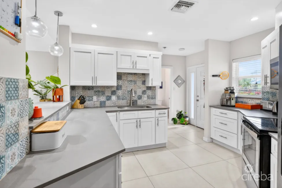 CAYMAN CROSSING  MODERN TWO BEDROOM