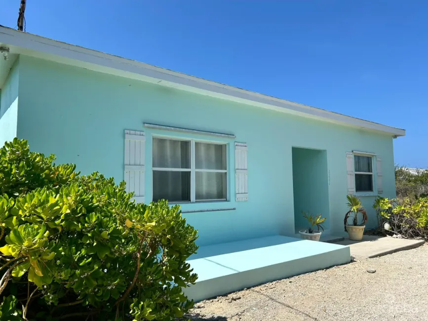 OCEAN FRONT 3 BEDROOM VILLA CAYMAN BRAC