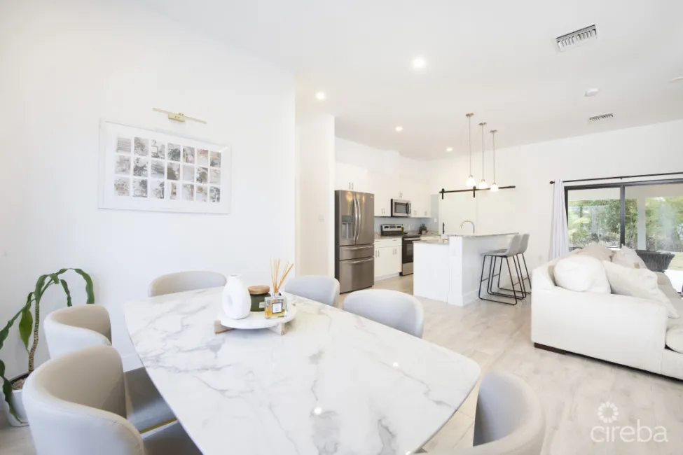 MODERN 3 BED, 3 BATH SINGLE FAMILY HOME. WITH ADDED OFFICE/DEN.