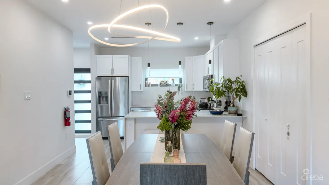 THE LAGOONS WATERFRONT TOWNHOUSE