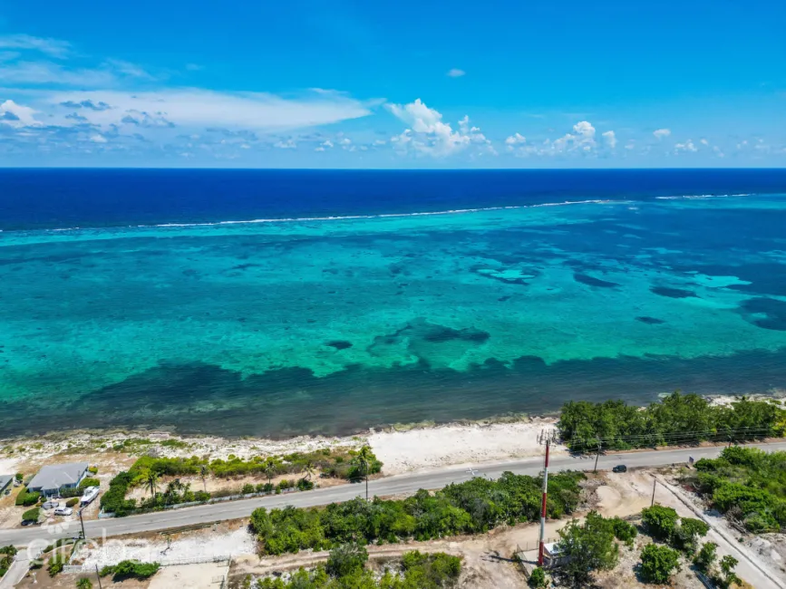 PRIME OCEANFRONT LAND - HOUSE LOT #2