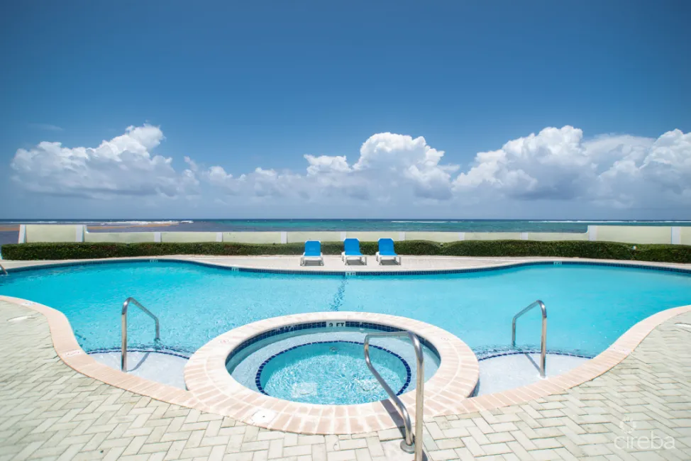 CASTAWAY COVE – 2 BED BEACHFRONT PENTHOUSE CONDO