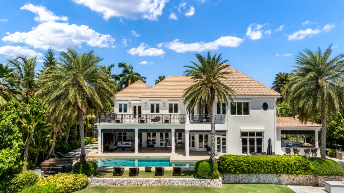 PINEAPPLE HOUSE, A VISTA DEL MAR ESTATE