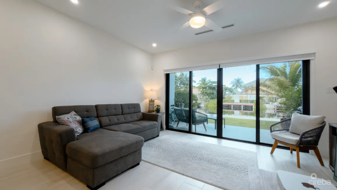 THE LAGOONS 2 BED WATERFRONT TOWNHOUSE
