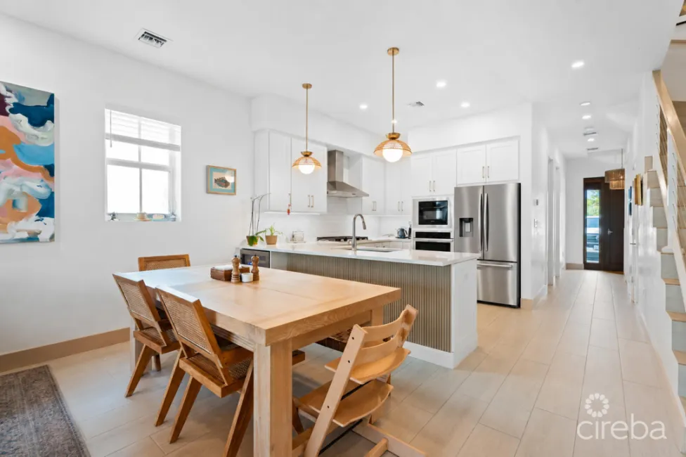 PERIWINKLE 551, 3 BEDROOM TOWNHOME