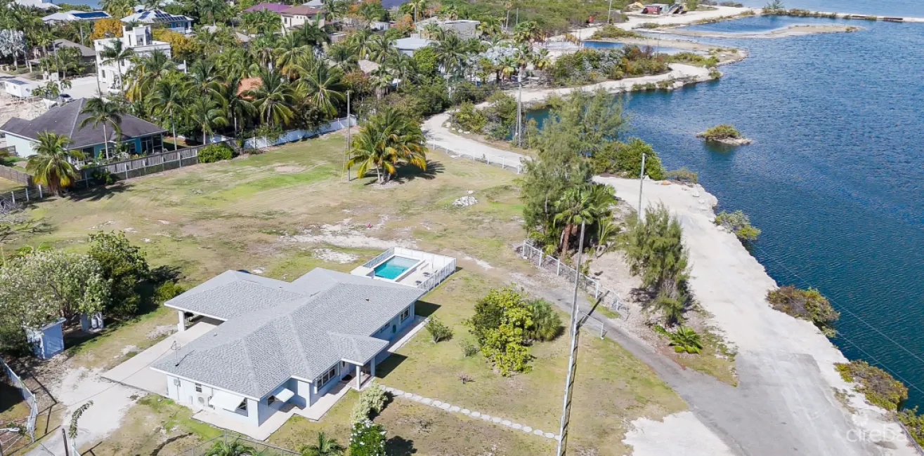 WATERVIEW HOME, JUST OFF SMB CORRIDOR