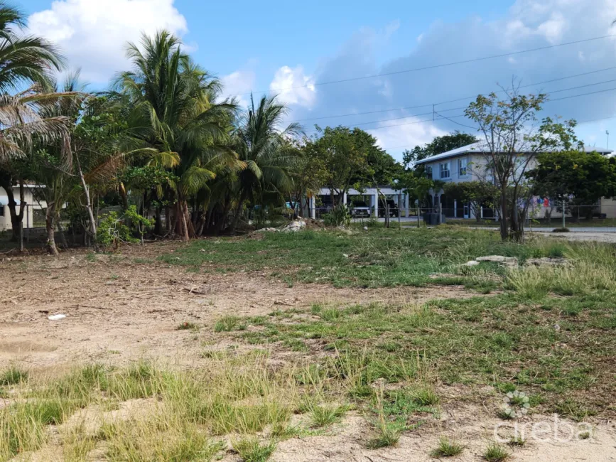 WATERVIEW HOME, JUST OFF SMB CORRIDOR