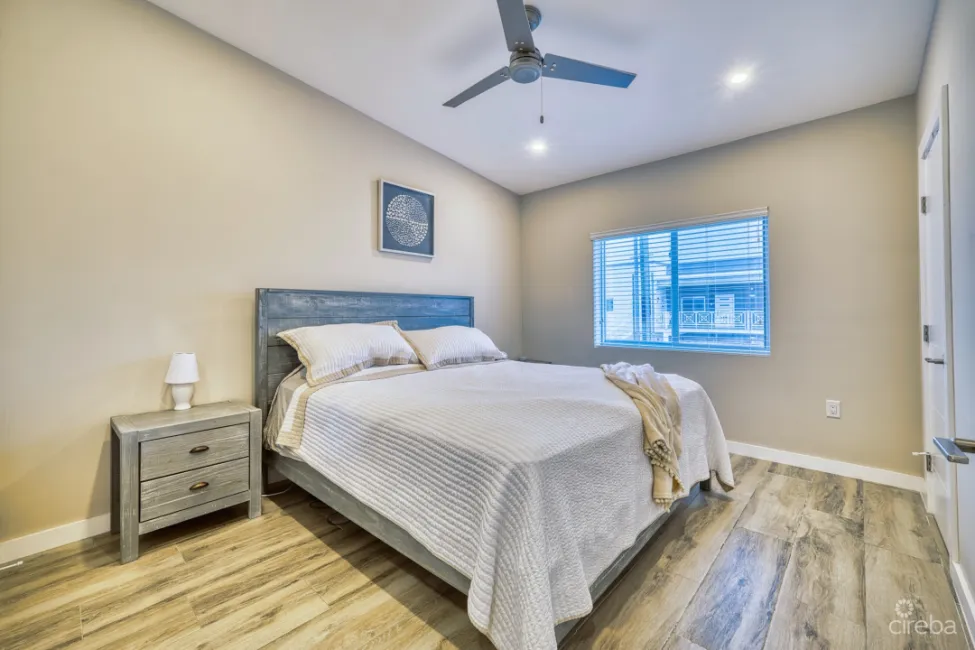 DOWNTOWN REACH 801