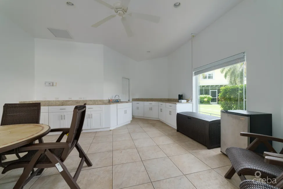 SPACIOUS 3 BED + DEN TOWNHOME AT L'AMBIENCE