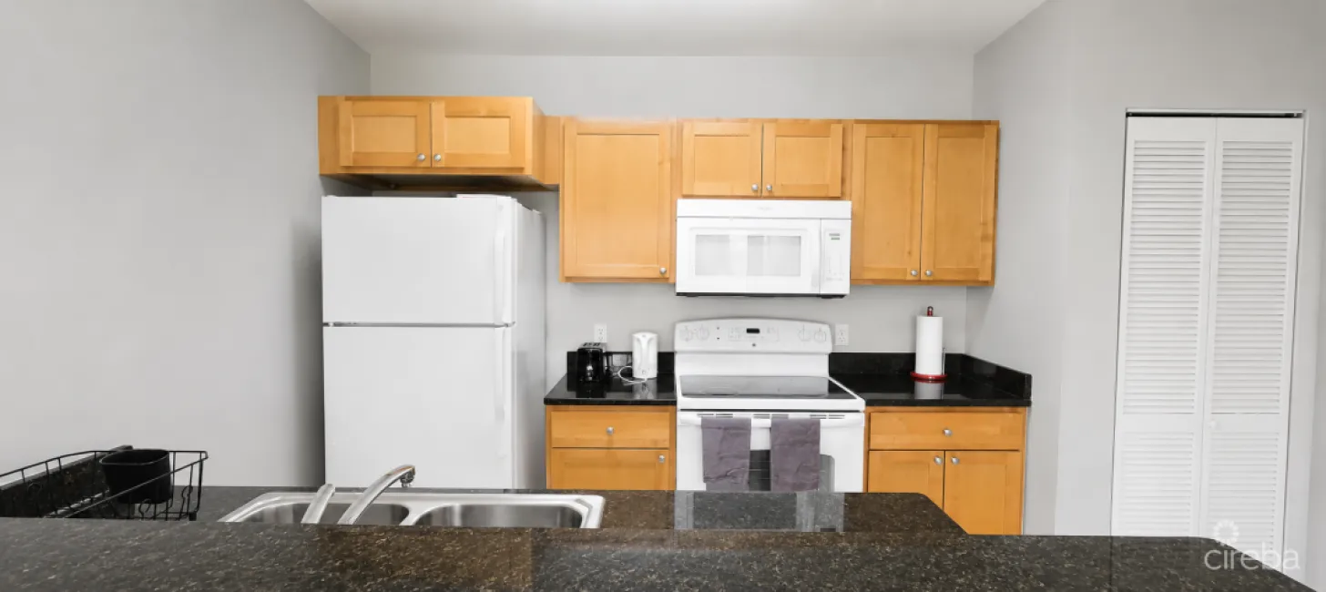 LAKESIDE--1BED/1BATH--CLOSE TO CAMANA BAY/SEVEN MILE BEACH