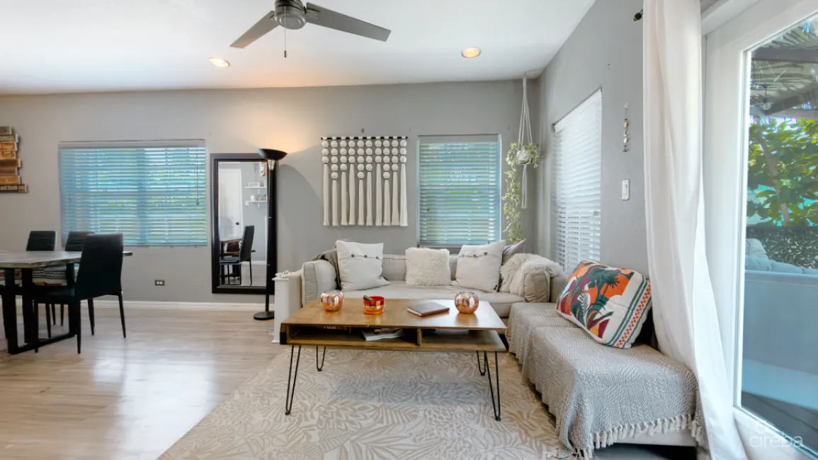 GOLDEN SPRINGS END TOWNHOME