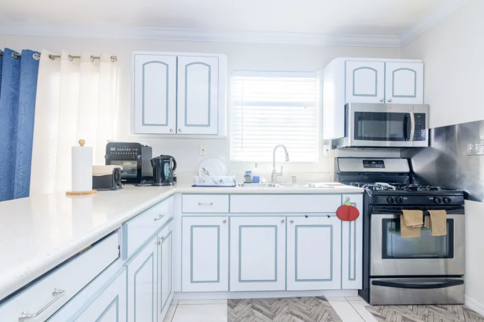 CAYMAN BRAC PIONEER LANE HOUSE AND COTTAGE