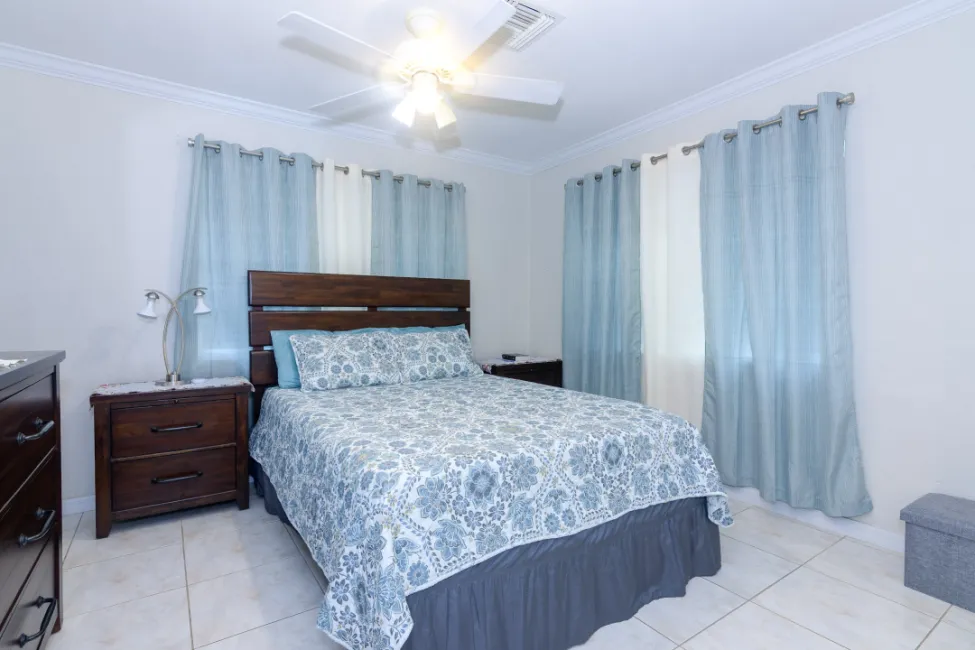 CAYMAN BRAC PIONEER LANE HOUSE AND COTTAGE