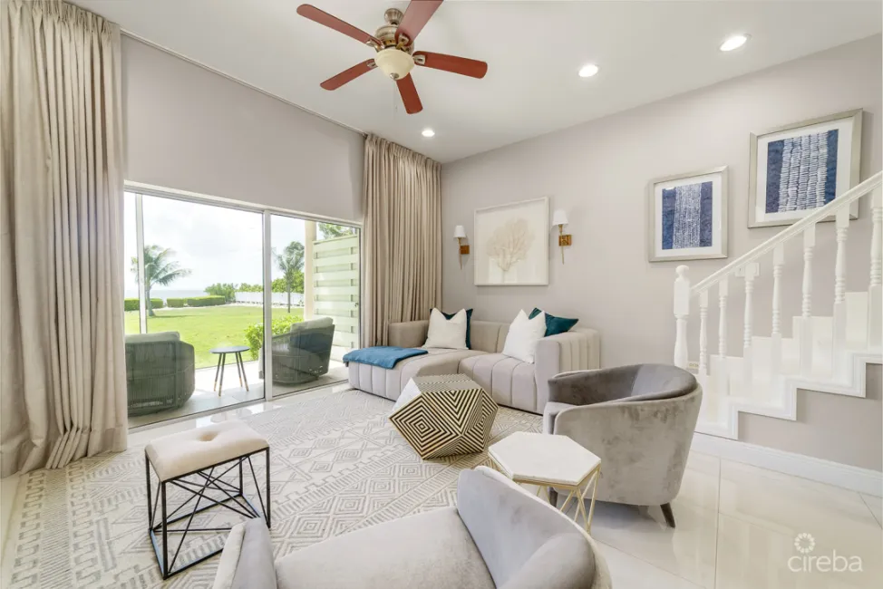 SNUG HARBOUR VILLAS #2 - OCEANFRONT TOWNHOME