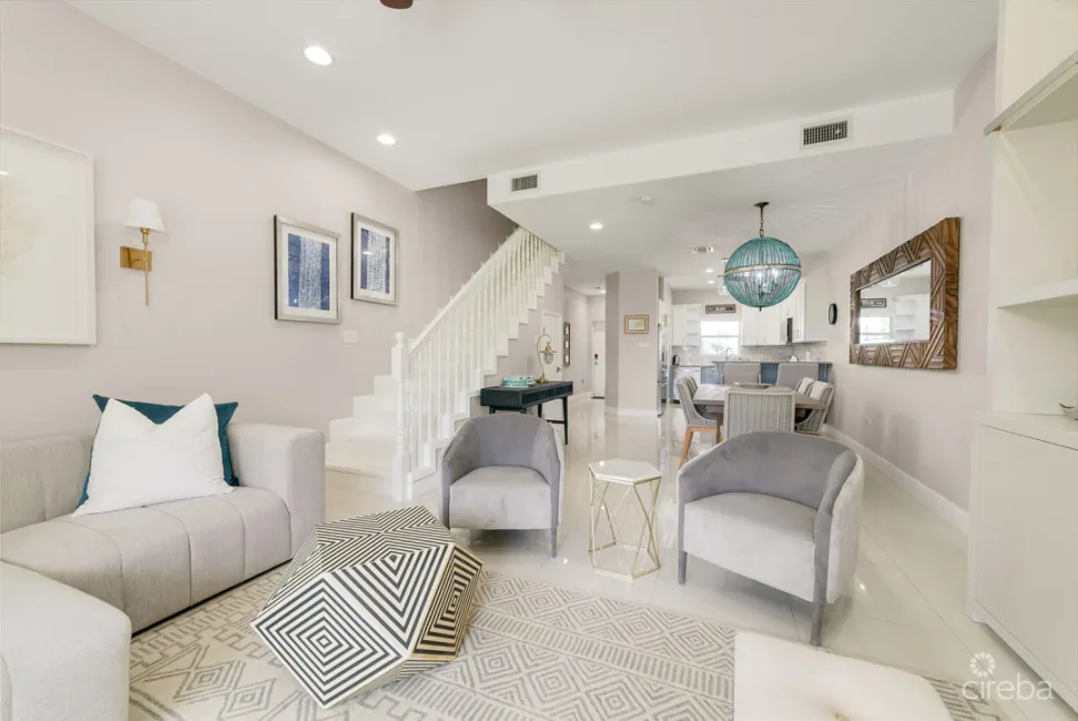 SNUG HARBOUR VILLAS #2 - OCEANFRONT TOWNHOME