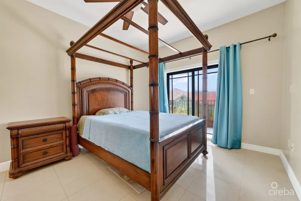 LANTERN POINT 3 BEDROOM CONDO W/ROOFTOP TERRACE