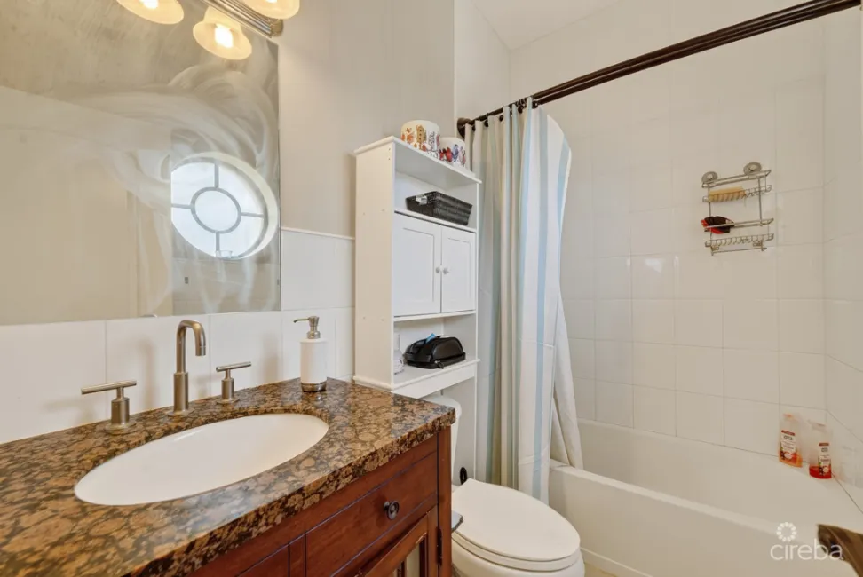 LANTERN POINT 3 BEDROOM CONDO W/ROOFTOP TERRACE