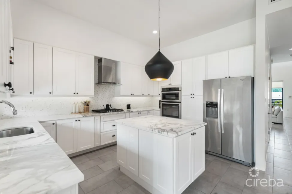 VELA 32, SOUTH SOUND TOWNHOME