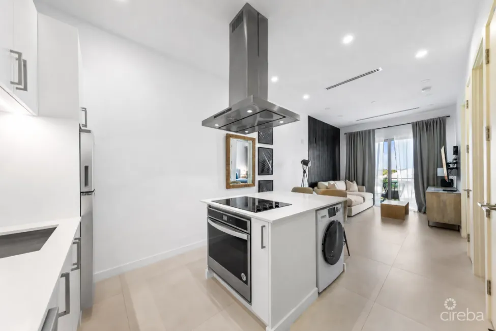 HARBOUR WALK 211, 1 BED + DEN