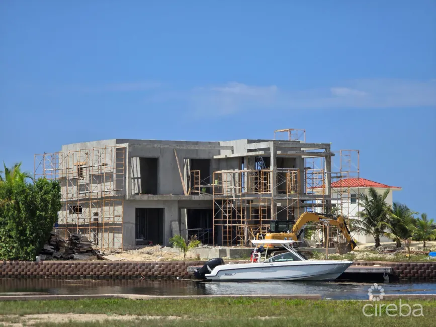 HARBOUR REACH CANAL FRONT EXECUTIVE HOME