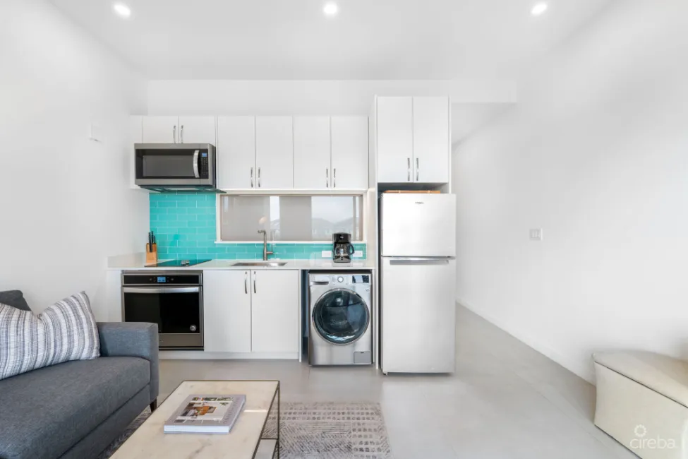HARBOUR WALK RESIDENCES | CHIC 1-BED