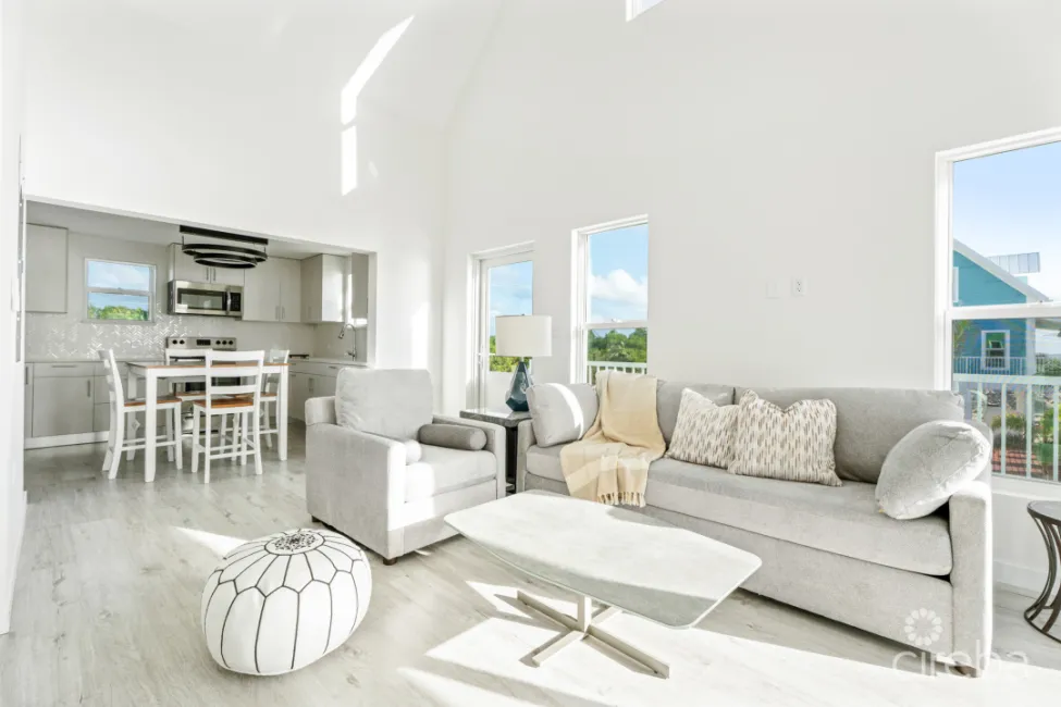 THE PALMS, LITTLE CAYMAN BEACHFRONT COTTAGE