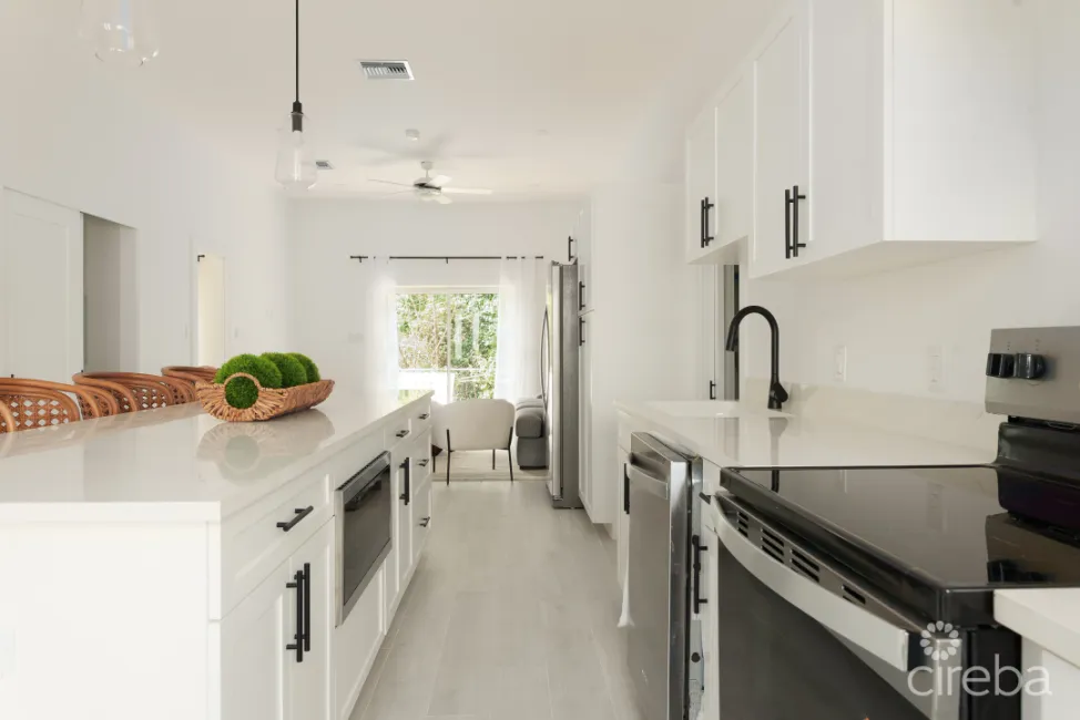 WOODRIDGE - REDBAY. FULLY FURNISHED AND VENDOR PAYS STAMP DUTY