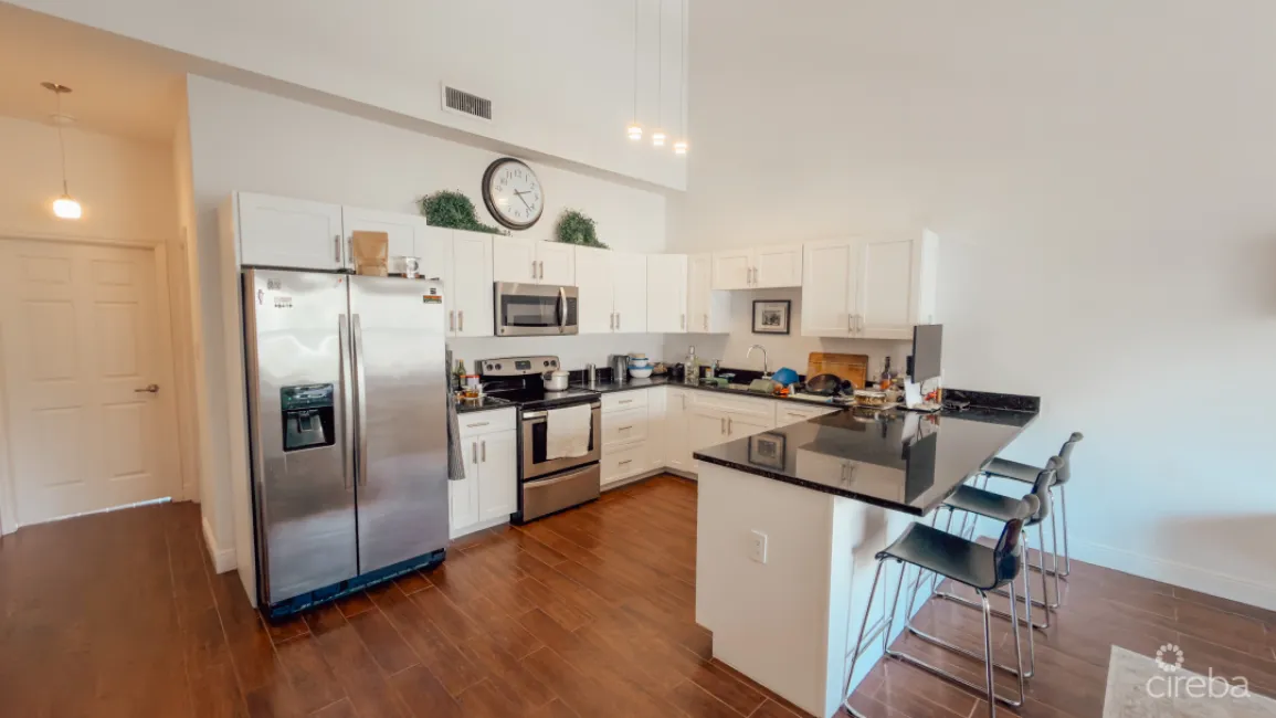 EMERALD ISLE 2 BEDROOM TOWNHOUSE
