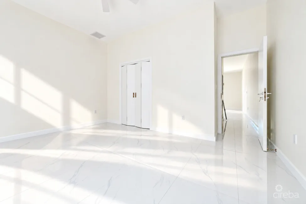 NORTH PALM HEIGHTS - END UNIT #7