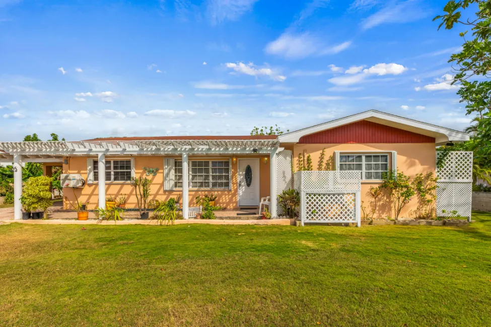 33 HIBISCUS LANE