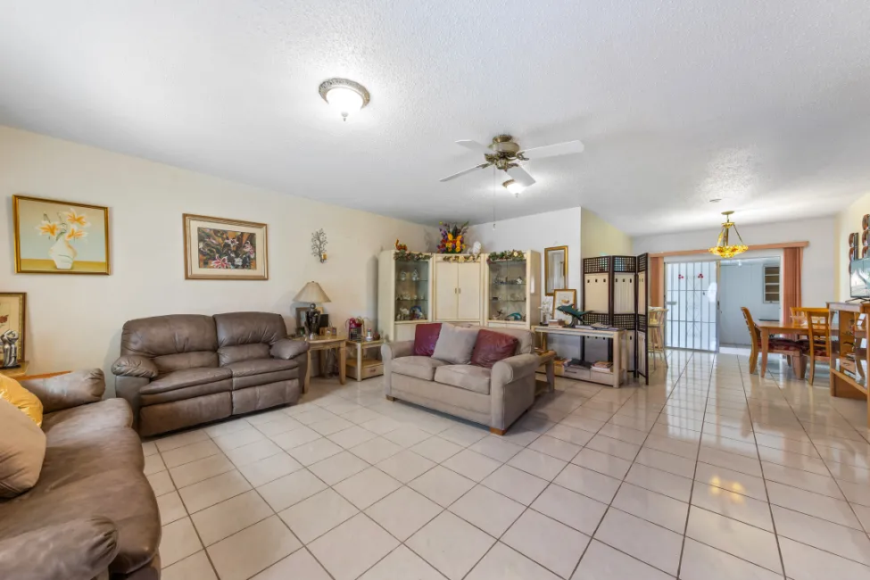 33 HIBISCUS LANE