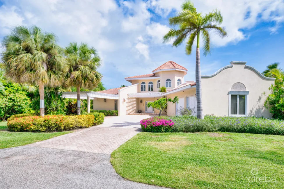 726 YACHT DRIVE