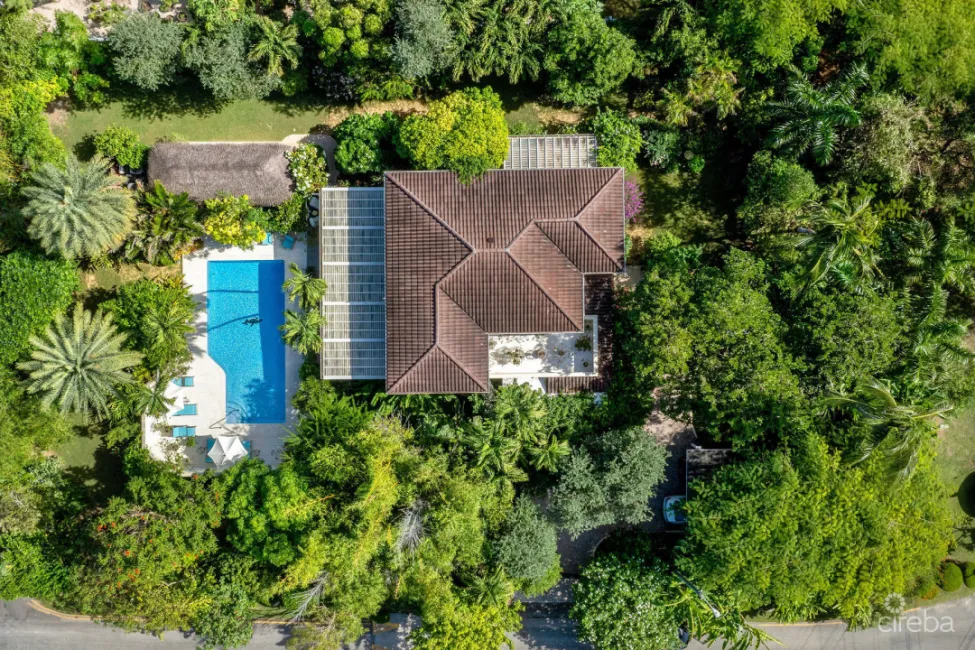ANNE BONNY CRESCENT - CLASSIC COLONIAL WITH OUTDOOR ENTERTAINING