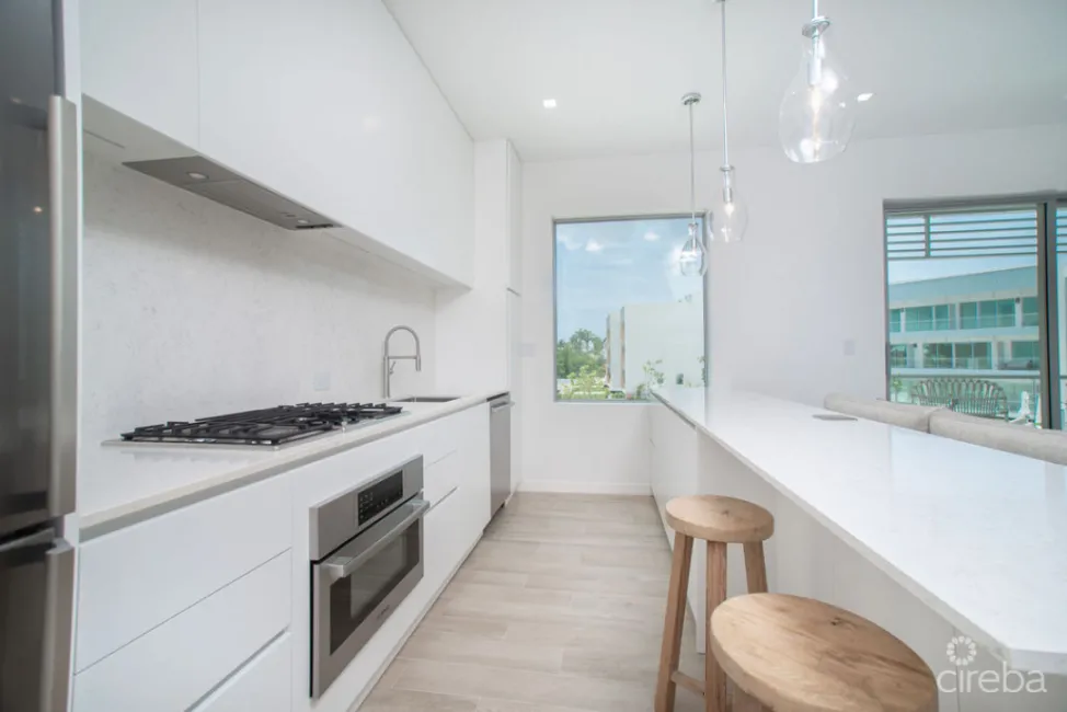 424 ONE CANAL POINT